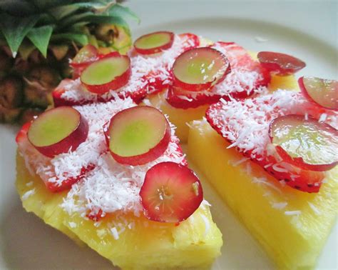 Rawdorable: After-School Snack: Pineapple Pizza