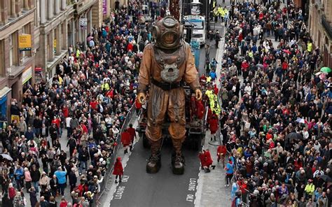 Huge puppets in Liverpool: Sea Odyssey Giant Spectacular by Royal De Luxe