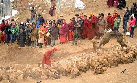 Sky Burial In Tibet, The World's Most Terrible Funeral - Blogger Kan