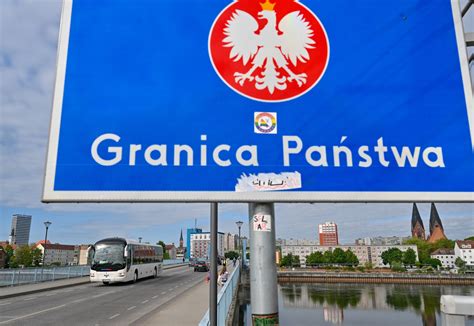 Germany-Poland Border Conflict Erupts Over Migration Scandal - Bloomberg