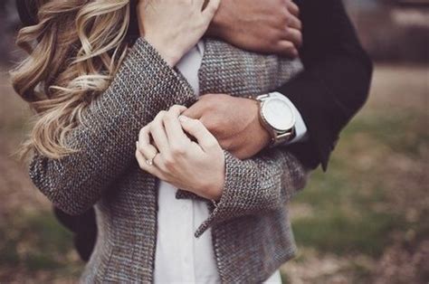 LOVE her jacket | Engagement photo inspiration, Wedding engagement photos, Engagement photoshoot