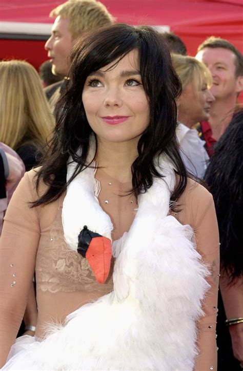 Remember when Björk wore a swan dress at the Oscars? | CNN | Swan dress, Bjork swan dress, Oscar ...