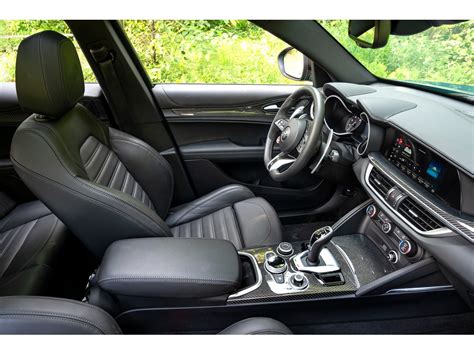 2024 Alfa Romeo Stelvio: 182 Interior Photos | U.S. News