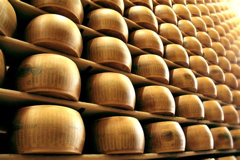 Bertinelli produces Kosher Parmigiano Reggiano Pdo | Italian Food ...