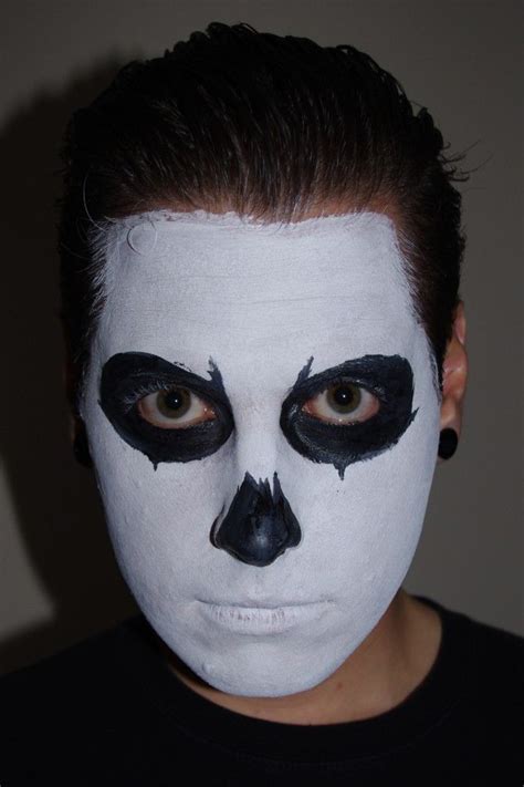 Halloween Skull Face Paint Makeup Tutorial | Skull face paint, Face ...