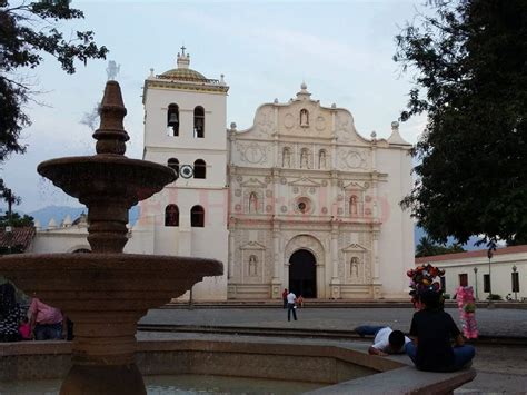 Parque Central de Comayagua ~ LUGARES TURISTICOS DE HONDURAS