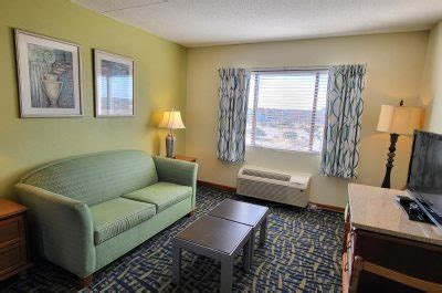 Luxurious Virginia Beach Hotels with Jacuzzi in Room