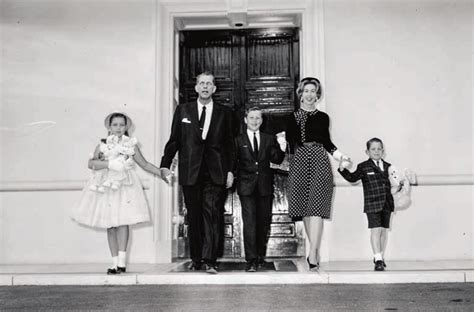 Alfred Bloomingdale and family, Los Angeles. 1960. : r/TheWayWeWere