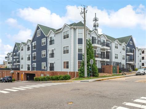 Photos | Off-Campus Apartments near UTK — The Commons at Knoxville