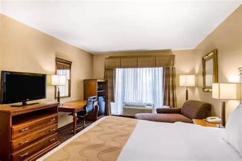 Hotels in Carthage MO Quality Inn & Suites near Precious Moments ...