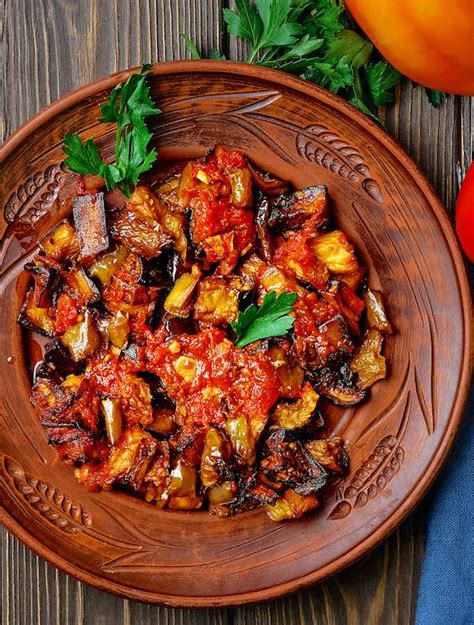 Turkish Eggplant Stew with Fresh Tomatoes - The Vegan Atlas