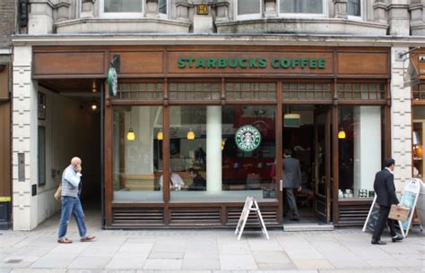 Starbucks London Stock Photo - Download Image Now - iStock