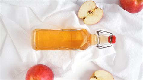 6 Apple Cider Vinegar Bath Benefits—Plus How to Take One