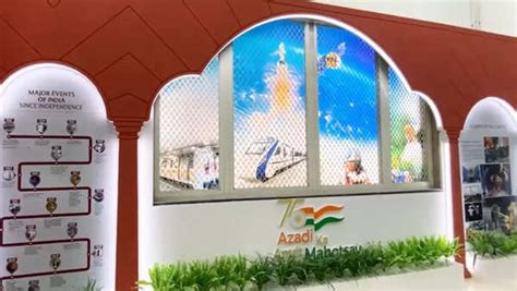 Exhibition at Rajouri Garden Metro station dedicated to valiant Indian ...