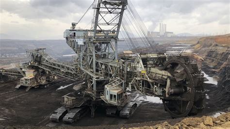 Bucket Wheel Excavator - Coal Mining Excavation - YouTube