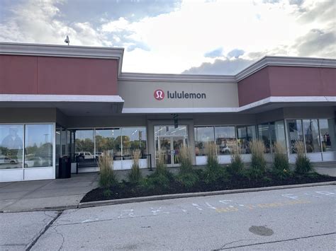 Visiting the new outlet in Pleasant Prairie, Wisconsin. : r/lululemon