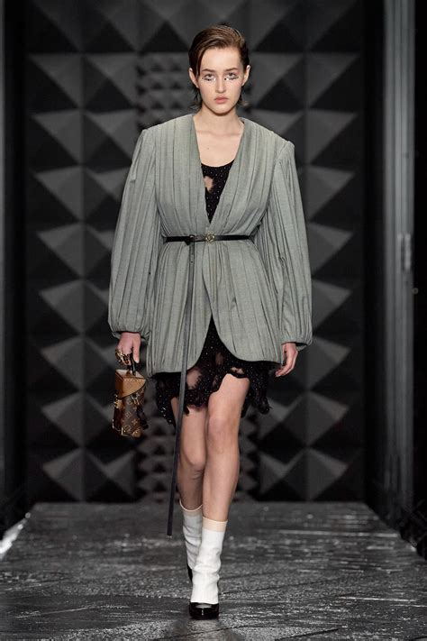Louis Vuitton Fall 2023 Ready-to-Wear Fashion Show | Vogue