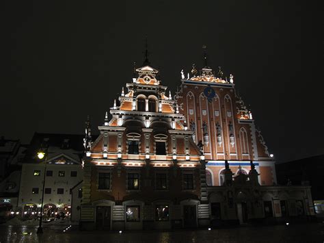 Riga at Night | SkyscraperCity Forum