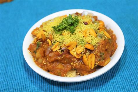 Kutchi Kadak - Famous Street Food of Gujarat | Gujarati Recipes | Gujarati Rasoi