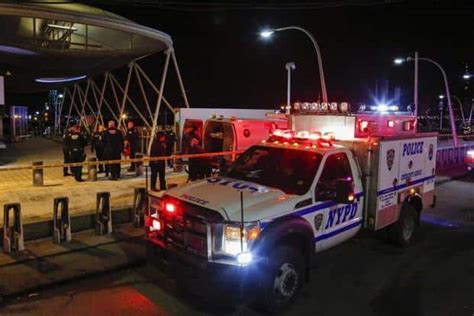 5 passengers dead after helicopter crashes in New York City’s East River