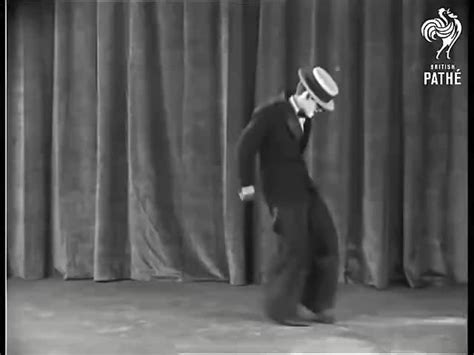 This guy from 1933 is dancing like Michael Jackson before Michael ...