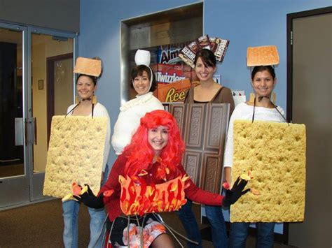 21 Hilarious Group & Trio Halloween Costume Ideas