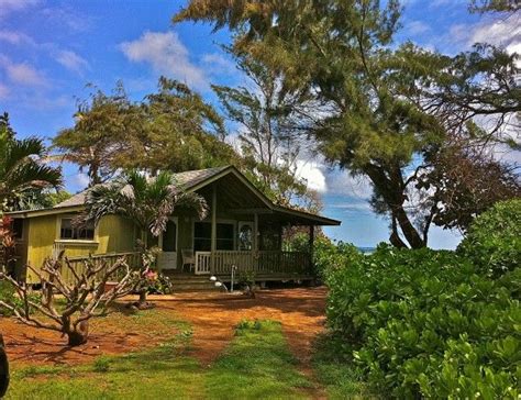 Charming Beachfront Cottage in Anahola