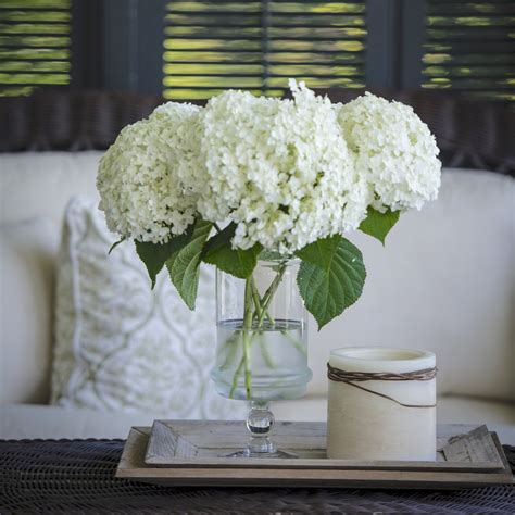 Our Favorite Hydrangea Arrangements | Flower Magazine