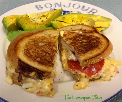 Grilled Chicken & Pimento Cheese Sandwich Recipe | The Homespun Chics