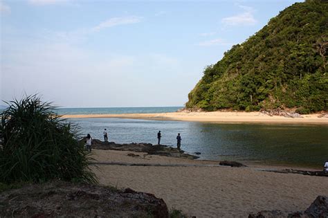 Bukit Keluang | Pantai Bukit Keluang Besut, Terengganu Tourist & Travel Guide | Malaysia