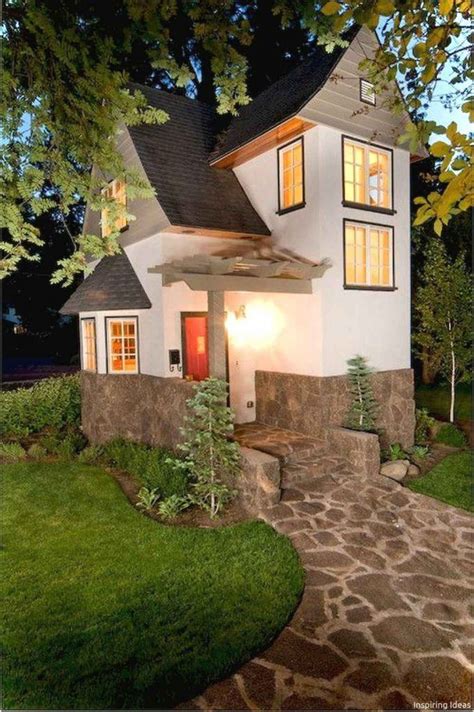 60+ Beautiful Small Cottage House Exterior Ideas | Tiny house towns, Small house, Tiny house