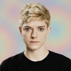 Mae Martin - Edinburgh Fringe 2017 - British Comedy Guide