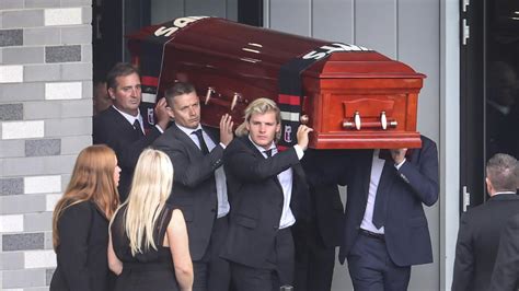 Shane Warne funeral: Family and friends gather to farewell cricket legend | The West Australian