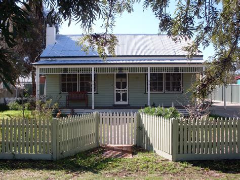 Pet Friendly Accommodation Echuca, VIC - Paringa Cottage