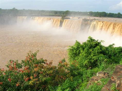 Chitrakote Falls: 7 Incredible Tourist Attractions Nearby