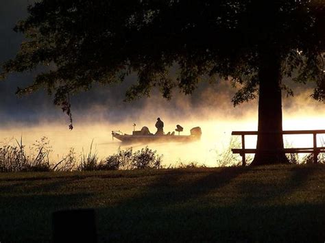 Guntersville Foggy Fisherman | Fishing on Lake Guntersville | Flickr