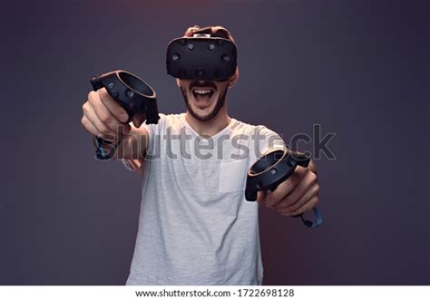 45,415 People Playing Vr Images, Stock Photos & Vectors | Shutterstock