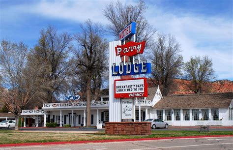 Historic Parry Lodge in Kanab, Utah - Utah National Park Trips