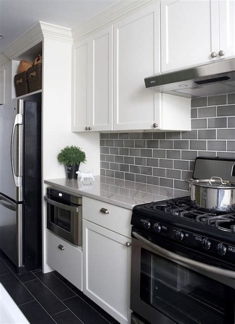 Grey White Kitchen Backsplash – Things In The Kitchen