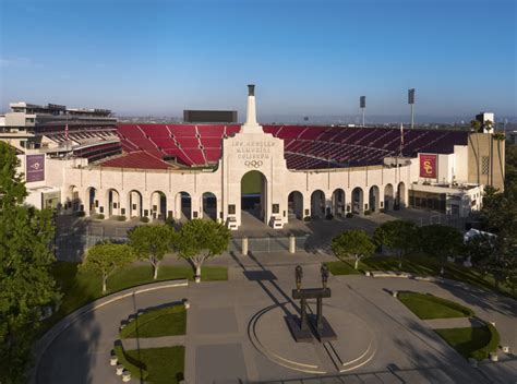 Los Angeles Memorial Coliseum Renovation Marks a New Era - Football Stadium Digest