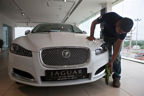 Tata Motors Helps Jaguar and Land Rover Regain Luster - The New York Times