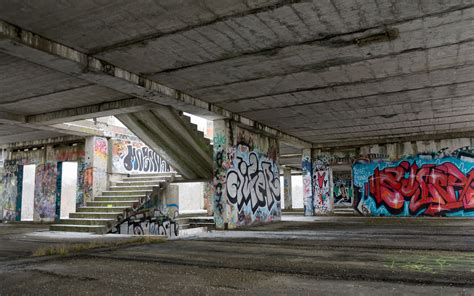 Urbex - Urban Exploration | Copyright-free photo (by M. Vorel) | LibreShot