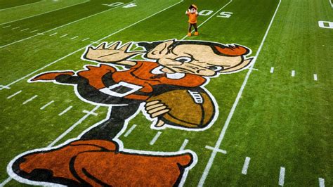The Browns New Elf On The 50 Yard Line | The GFsix Show