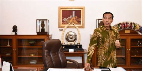 Indonesia President, in Interview, Calls for End to Identity Politics - WSJ