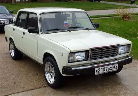 1988 Lada 2107 Jiguli VAZ 2107 Russian car 5 speed Mint no rust ...