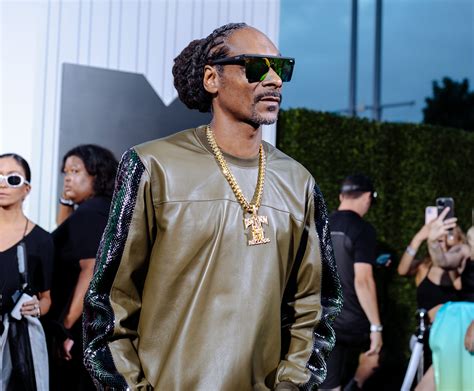 Snoop Dogg's life to be filmed by 'Black Panther' co-writer | Daily Sabah