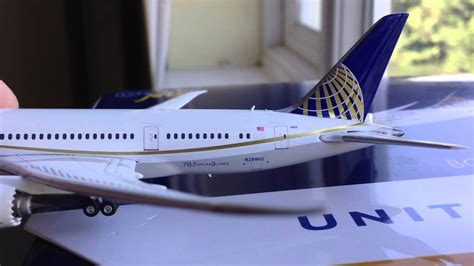 Gemini Jets United Airlines 787-8 1:400 Review!! - YouTube