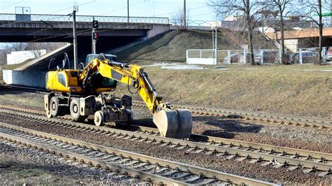 Road rail vehicle hazards and safety | Ideagen Plant Assessor