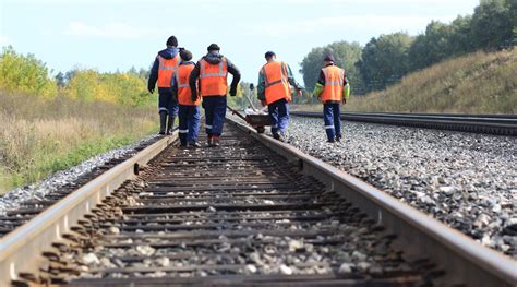 Rail union groups say Presidential Emergency Board recommendations don't go far enough ...