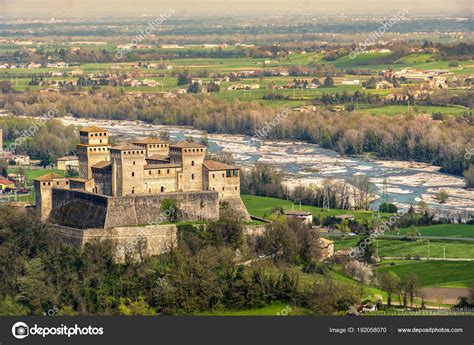 Parma, Olaszország Torrechiara vár a légi felvétel a Castello di Torrechiara Emilia Romagna ...